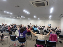 （画像）令和8年4月25日　イスを使ったヨガで　夏に負けないカラダづくり教室を開催