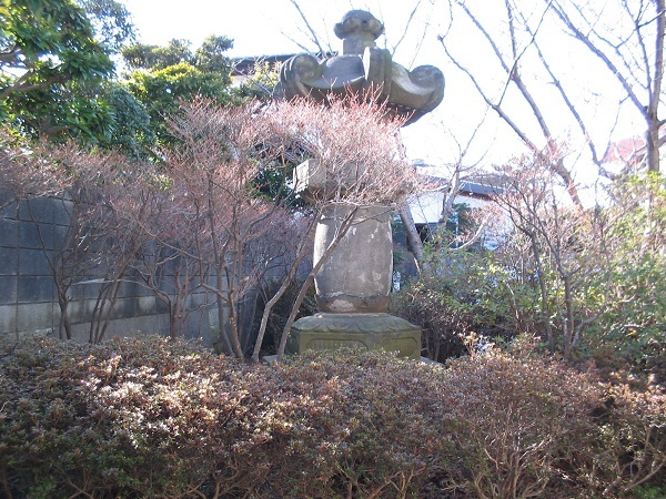 寛永寺石灯籠（小和田公民館）