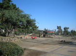 しおさい広場（左）とウッドステーション