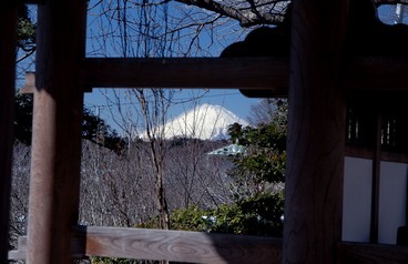 22:宝蔵寺からの雪富士の写真