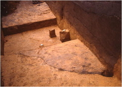 赤土層で発見された小礫（小石）：旧石器時代末