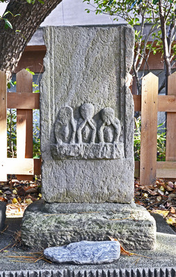 第六天神社にある庚申塔