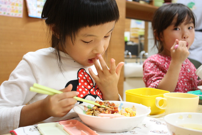 12:ホノルル給食の写真