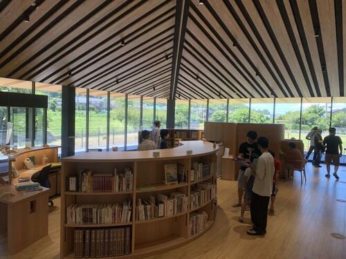 図書室も茅ヶ崎の自然や歴史・文化に関する本が揃ってます！