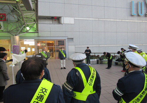 1:年末の交通事故防止運動街頭キャンペーンを実施しました