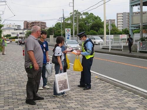 5:茅ケ崎警察の皆様にもご参加いただき、街頭指導していただきました