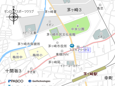 JR東海道線茅ケ崎駅から北へ向かって、国道1号線を超えて左側。徒歩7分