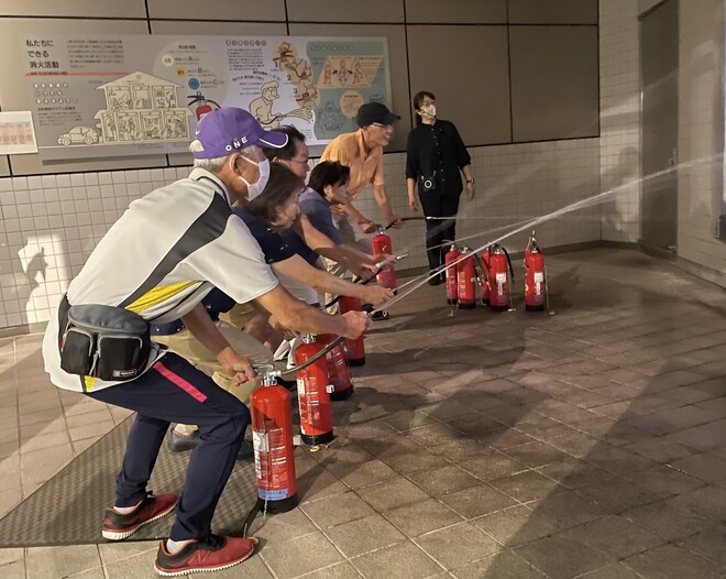 6:写真6　県総合防災センター（消火体験）