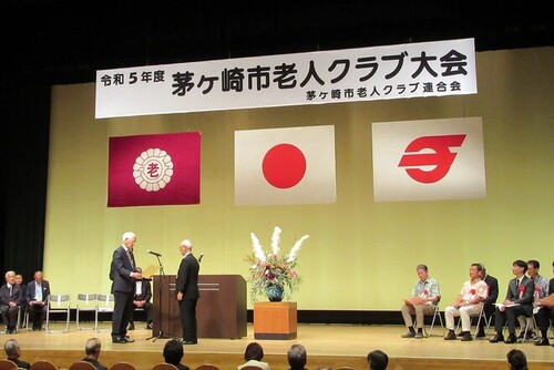 2:功労者に表彰状・感謝状が贈呈されました