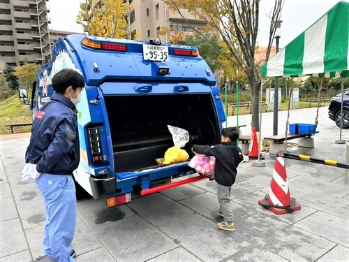 6:パッカー車の積み込み・乗車体験