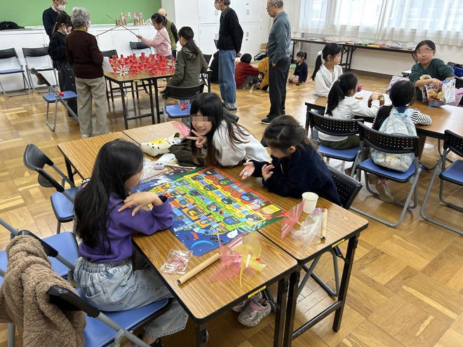 4:春休みはまかんこどものいえ仲間同士でゲーム