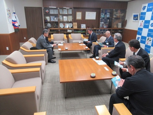 1:今回のご寄附に至った経緯についてお話をいただきました