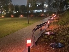 前広場がピンクに