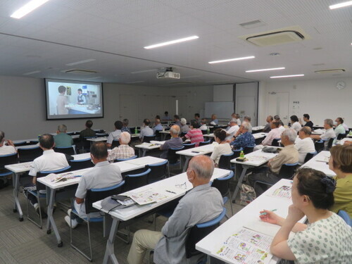 3:(画像)DVDを視聴し、特殊詐欺に手口や対策について学びました。