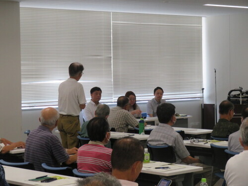 6:(画像)質疑応答の時間では参加者から多くの質問が出され、茅ケ崎警察署生活安全課千葉巡査長から本市の状況などを踏まえたご回答をいただきました