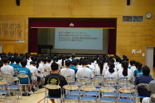 1:（画像）中島中学校で被爆体験伝承者による講話が行われました