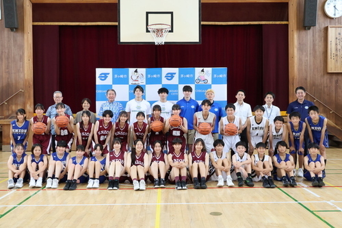 5:（画像）全員で集合写真