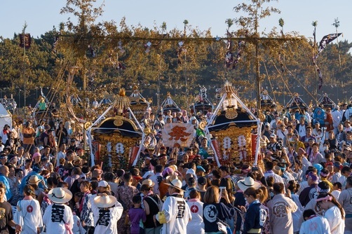 4:（画像）39基の神輿が会場内に並びます(写真提供 リュ・イジュンさん)
