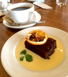 写真：ケーキとコーヒー