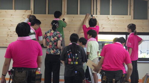8:みんなで協力して作業が行われました