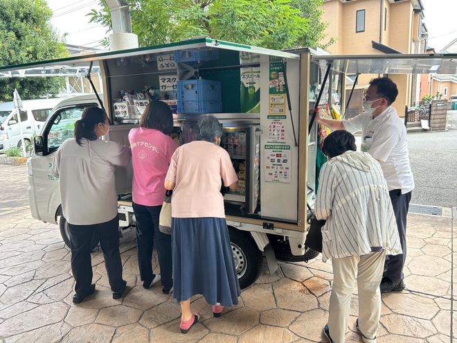 松林ケアセンターでの販売風景