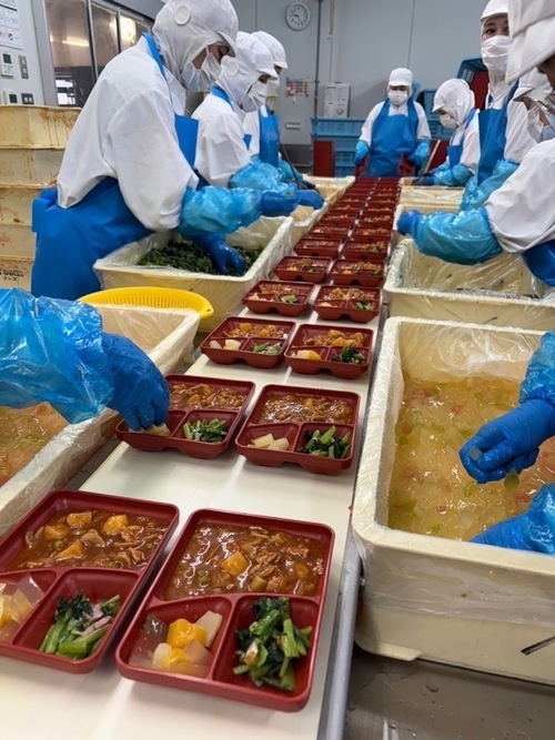 3:（画像）盛り付けの様子（おかず）