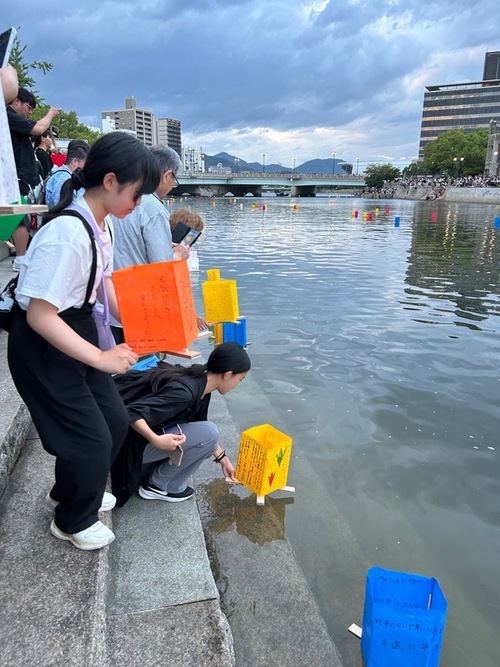 8:2日目　灯ろう流しに参加