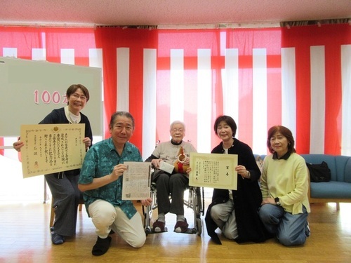 3:（画像）ご家族様も一緒にお祝いしていただきました