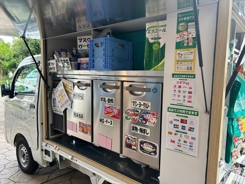 6:飲料やヨーグルトのほか、アイスや冷凍食品も販売中