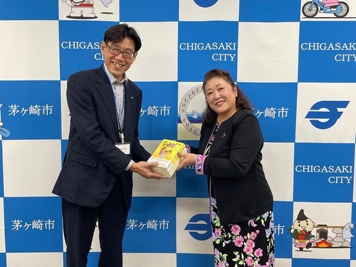 1:(画像)株式会社Venus Style様から書籍を寄附していただきました