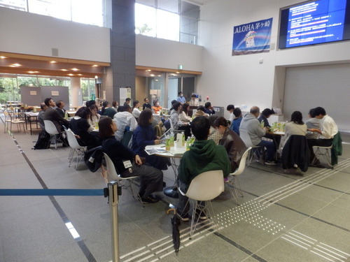 3:（画像）専門家の方から討議に必要な情報を提供します