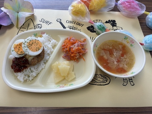 3:(画像)保育園のロコモコ風ハンバーグ