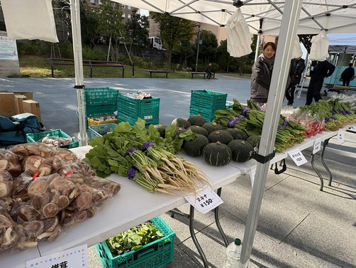 5:（画像）野菜販売の様子