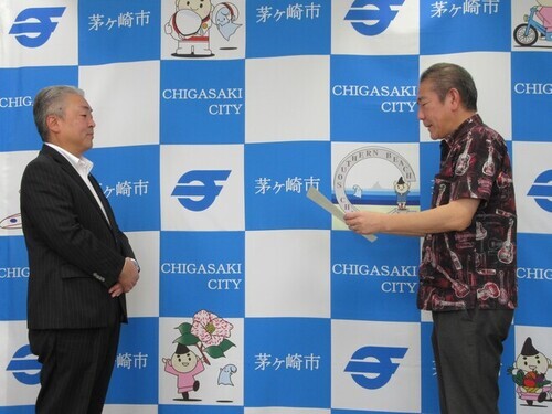 2:（画像）佐藤市長より感謝状を贈呈いたしました