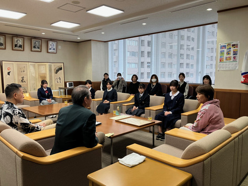 3:（画像）歓談の様子