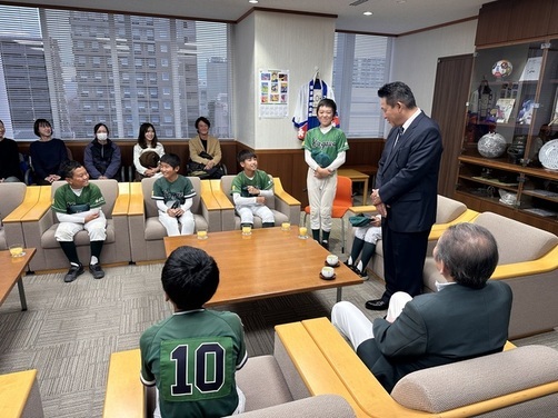 1:(画像)監督による選手紹介