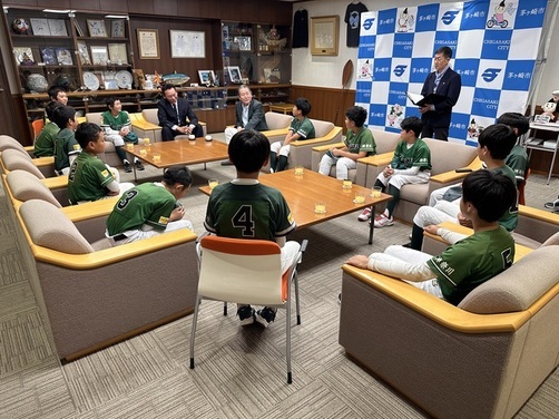 3:(画像)歓談中の様子