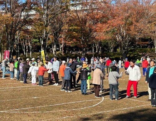 3:(画像)じゃんけんゲームは来賓の方々に対戦相手になっていただきました