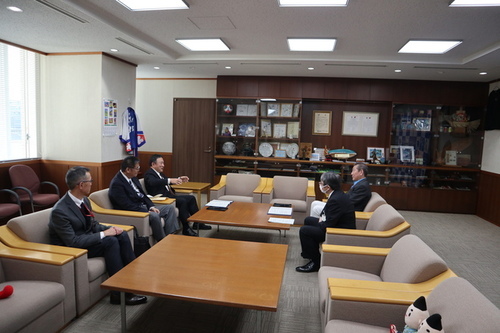 2:（画像）歓談の様子