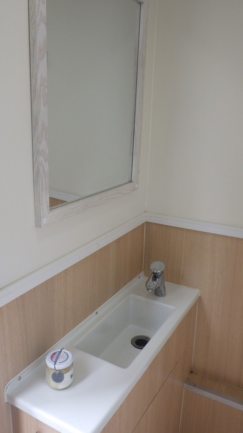 7:（画像）トイレカー　手洗い場