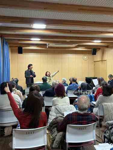 1:（画像）参加者の皆さんで「この道」と「赤とんぼ」を歌いました