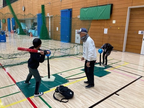 4:(画像)ティーバッティング