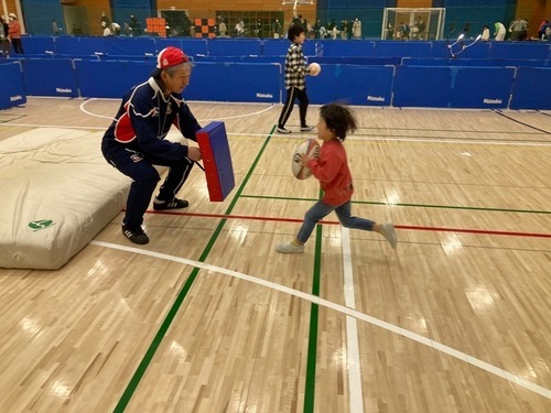 8:(画像)タックルゲーム(ラグビー)