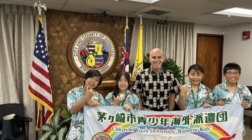 25:ホノルル市庁舎ではサッグ首席補佐官に面会しました