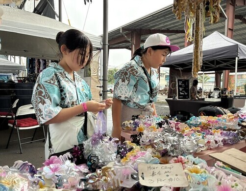 21:ファーマーズマーケットでお土産を物色中