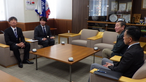 2:（画像）歓談冒頭、山崎選手のご紹介