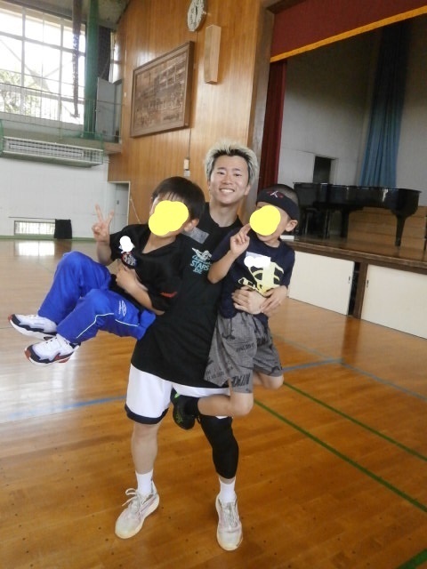 3:（画像）選手と記念撮影