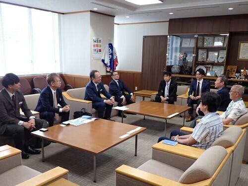  (画像)地震火災を防ぐまちづくりを目指し、感震ブレーカーの普及に向けた本市の現状を共有し協力体制を深めました