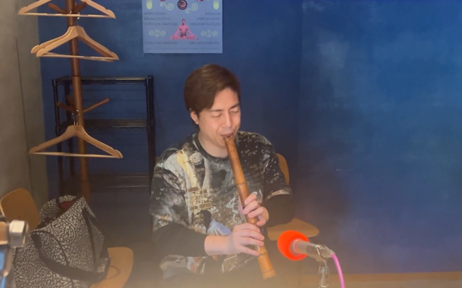 (画像）生演奏も披露してくれました
