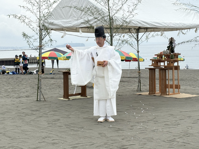 (画像)海水浴場の安全祈願を行いました。